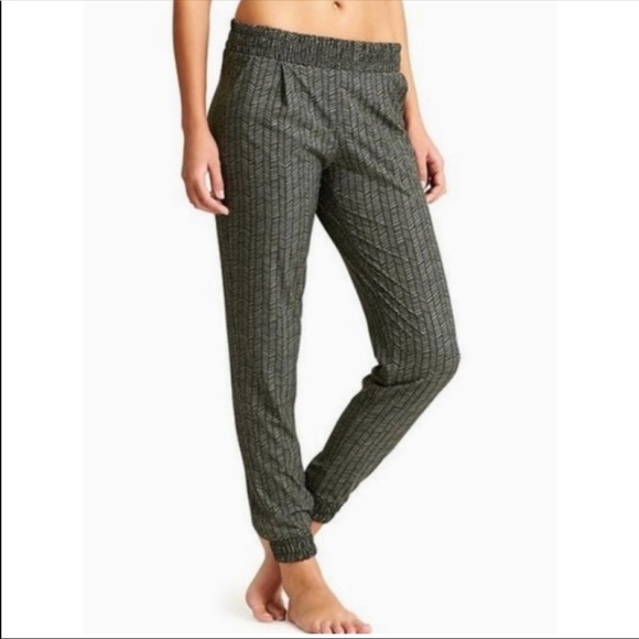 Athleta Pants - Athleta Aliso Tropical Jogger